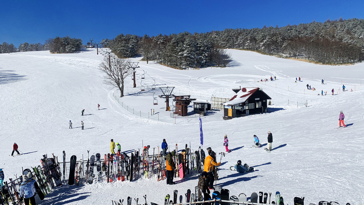 日本菅平高原滑雪場的纜車券售票口