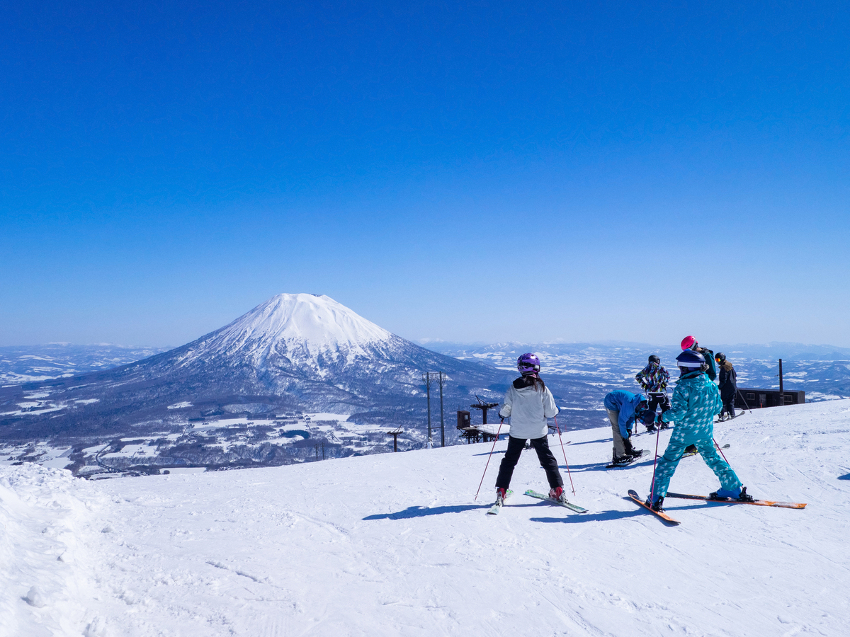 北海道二世谷滑雪場與羊蹄山景色
