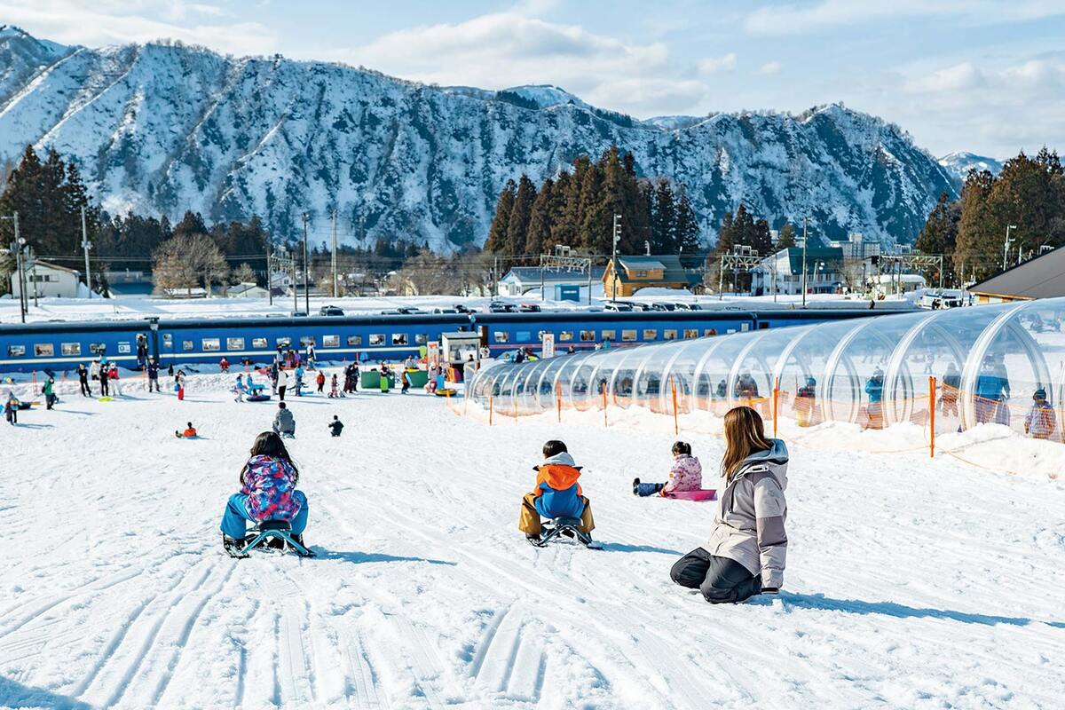湯澤中里滑雪場的雪盆樂園區